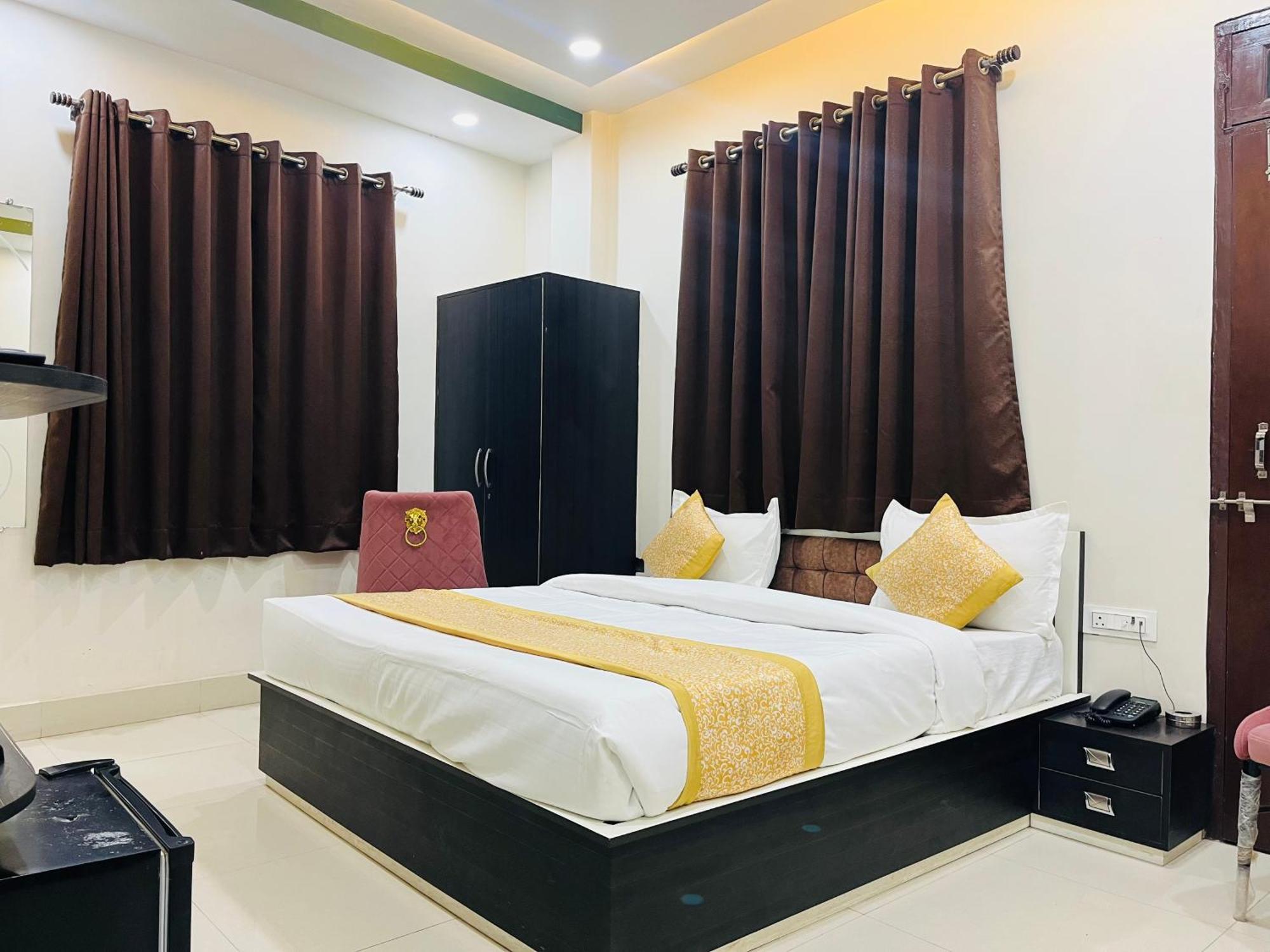 Hotel Aastha Varanasi