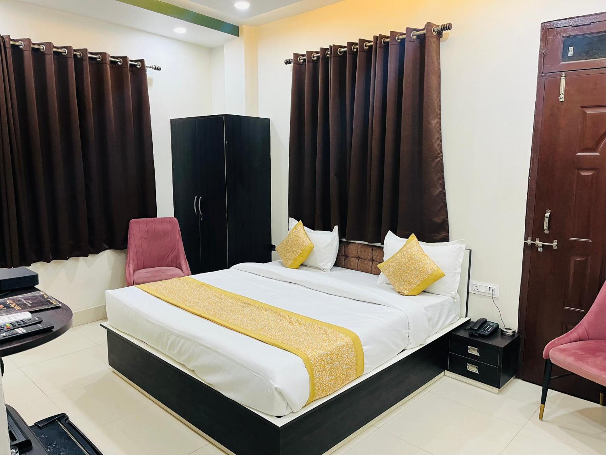 Hotel Aastha Varanasi